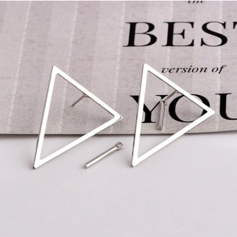 🆑10/$25🆑𝗖𝗟𝗘𝗔𝗥𝗔𝗡𝗖𝗘 Big Silver Triangle Bar Earrings NEW - Picture 3 of 6